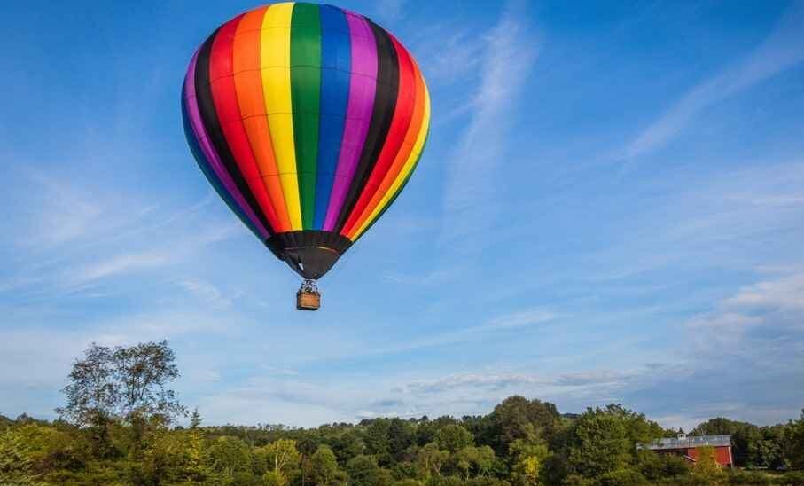 दिल्ली में पहली बार हॉट एयर बैलून की उड़ानें