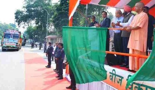 CM योगी ने पंजाब के किसानों को भेजा 1000 क्विंटल गेहूं बीज