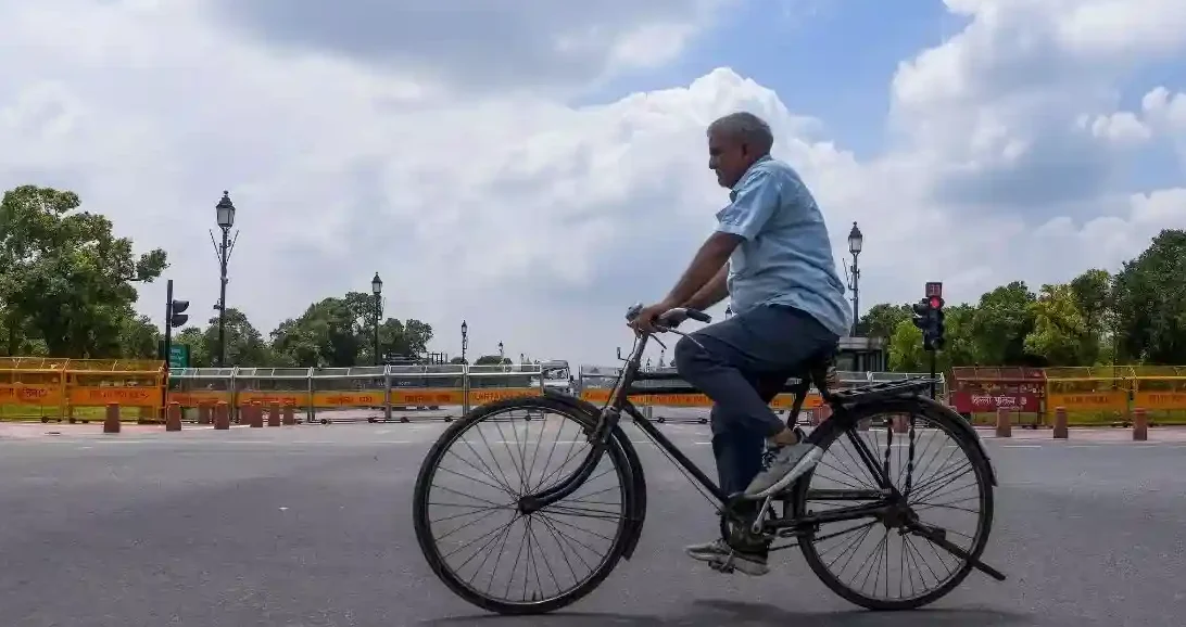 Weather Update: अक्टूबर का तीसरा सप्ताह, दिन में उमस भरी गर्मी से राहत नहीं