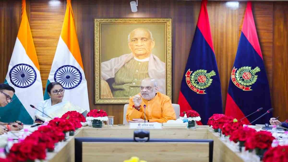 दिल्ली पुलिस की समीक्षा बैठक, अमित शाह ने की चर्चा