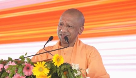 नवरात्रि पर सीएम योगी ने गिनाईं सरकार की उपलब्धियां