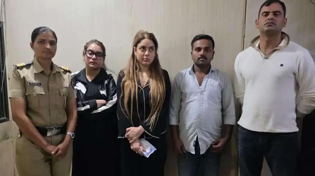 नागपुर से गिरफ्तार हुईं मॉडल श्रद्धा दुबे